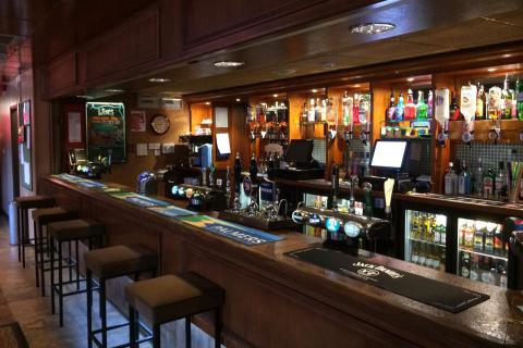 The Regal, Kingsbridge, bar